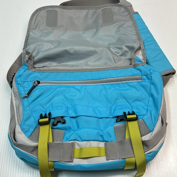 Eddie Bauer Daisy Shoulder Messenger Blue Laptop Bag - Picture 6 of 14